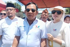 Caleg Perindo Ricky...