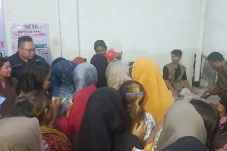 Gelar Pasar Murah di...