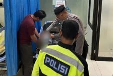 Bacok Penjaga Warung...