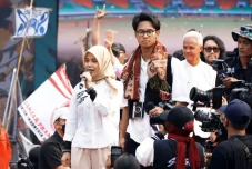 Pesan Manis Atikoh ke...