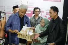 Diskusi dengan Walhi,...