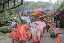 Meriah! Semarak Parade...