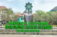 16 Jurusan UIN Surakarta...