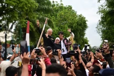 Hajatan Rakyat Jadi...