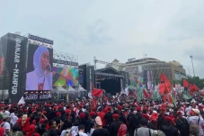 Buka Kampanye Hajatan...