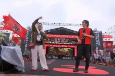 Yenny Wahid dan Once...