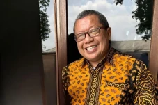 Profil Onno W Purbo,...