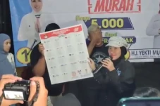Bazar Minyak Goreng...
