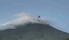 Gunung Ile Lewotolok...