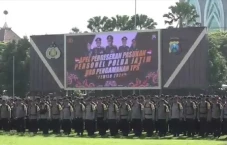 Polda Jatim Berangkatkan...