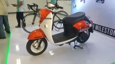 Goyang Pasar Motor Listrik...