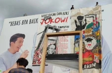 Para Pendemo Marah terhadap...