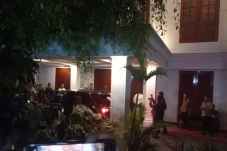 Gibran Merapat ke Rumah...