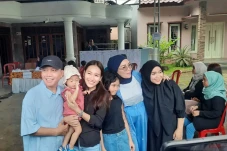 Potret Ayu Ting Ting...