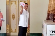 Sultan HB X Nyoblos...