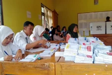 Tampil Beda, KPPS TPS...