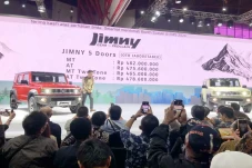 Suzuki Jimny 5 Pintu...