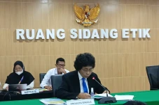 78 Pegawai KPK Harus...