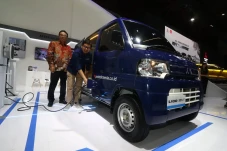 Mitsubishi L100 EV Resmi...