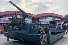 Kendaraan Unik TNI Mejeng...