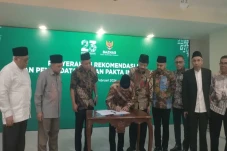 Baznas Serahkan Rekomendasi...