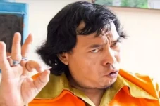 Alasan Komeng Tidak...