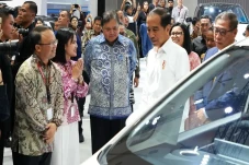 Dijajal Jokowi di IIMS...