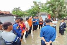 Curah Hujan Tinggi,...