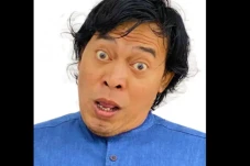 Komeng Tepis Foto Nyelenehnya...