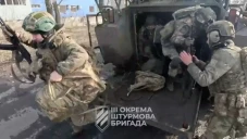 Tentara Ukraina Mundur...