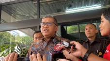 Jokowi Bertemu Surya...