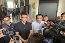 Aiman Witjaksono: Saya...