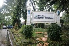 Mau Kuliah Ringan Biaya?...