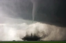 Angin Tornado Muncul...