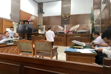 Praperadilan Aiman,...