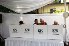 Ikut Pencoblosan Ulang,...