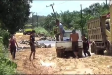 Terdampak Banjir, Jalan...