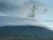 Gunung Ile Lewotolok...