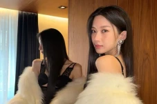5 Potret Moon Ga Young...