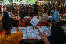 Antrean Beras Murah...