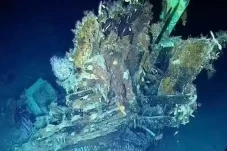 Gunakan Robot, Kapal...