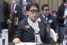 Menlu Retno Kecam Wacana...