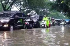 Diguyur Hujan Lebat,...