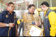Anugerahi Kesatria Aswattha...