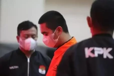 Sidang Duplik, Hakim...
