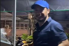 Viral Penjual Pempek...