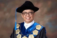 Hari Ini, Rektor UP...
