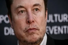 Kritisi Google, Elon...