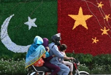 China Kucurkan Utang...
