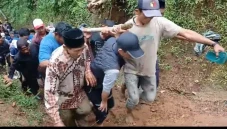 Petani Tewas Tertimbun...